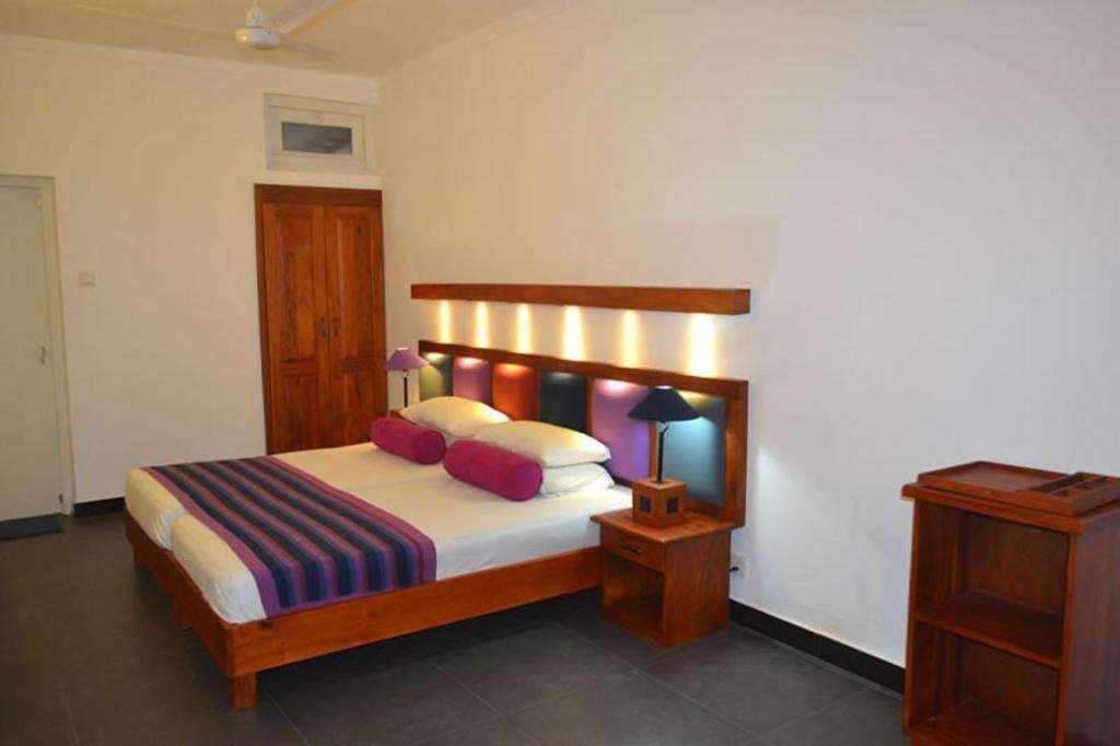 Standard, Star Beach Hotel Negombo 2*