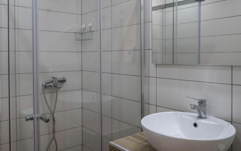 Comfort DBL/TRPL Room, Vozina Hotel 1*