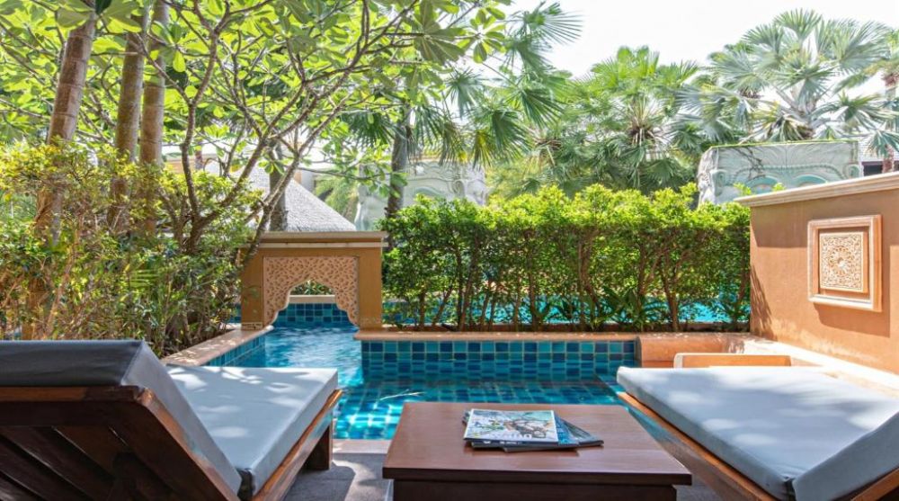 Deluxe Pool Access, Rawai Palm Beach Resort 4*