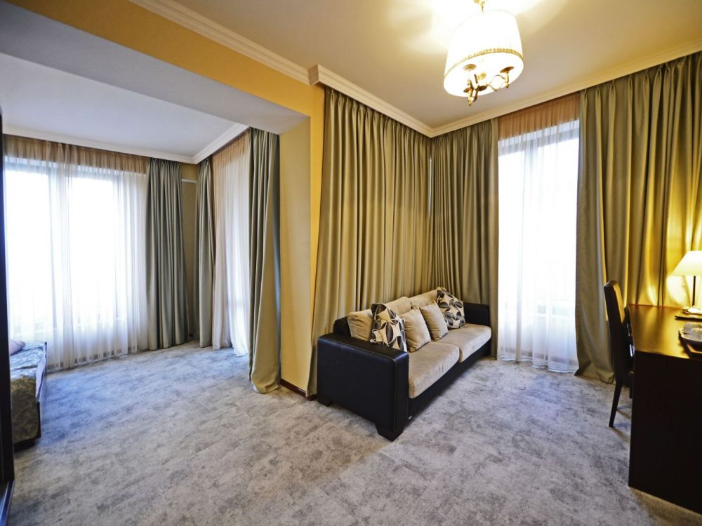 Junior Suite, Astoria Tbilisi 4*