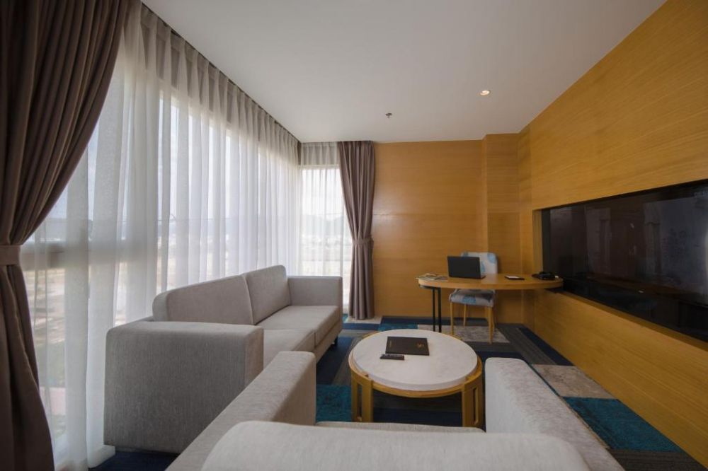 Quinter Suite, Quinter Central Nha Trang 5*