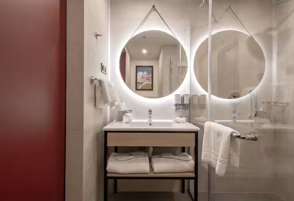 Super King Room with Terrace, Hampton By Hilton Batumi Center 4*