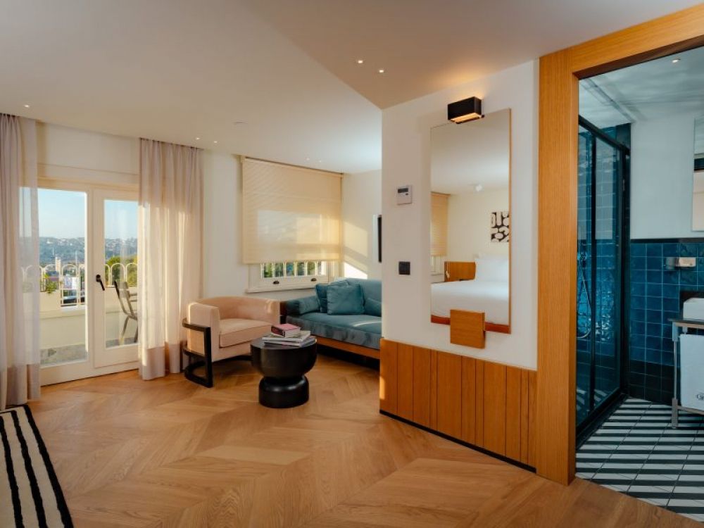 Deluxe Room With Balcony/ With Terrace, The Gift Hotel 4*