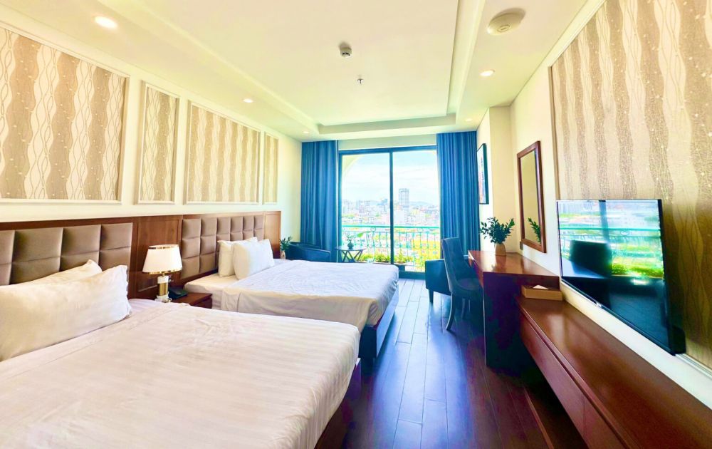 Deluxe King/Twin City View, Century Hotel Da Nang 4*