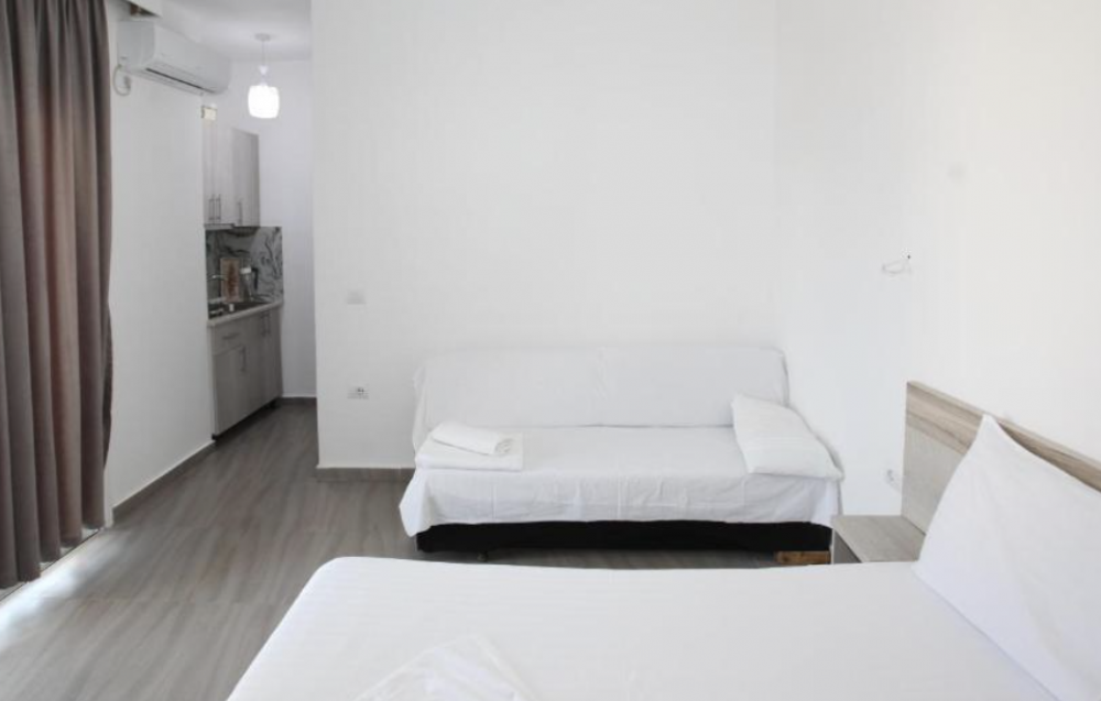 TRIPLE ROOM WITH BALCONY, Vila Dodaj 3*