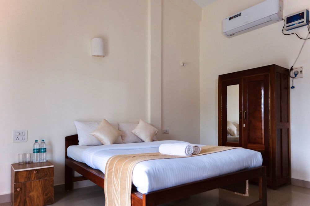 Deluxe AC, Oasis Beach Resort Morjim 2*