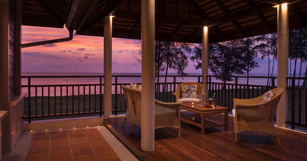 Honeymoon Villa Beachfront, Le Menara Khao Lak 5*