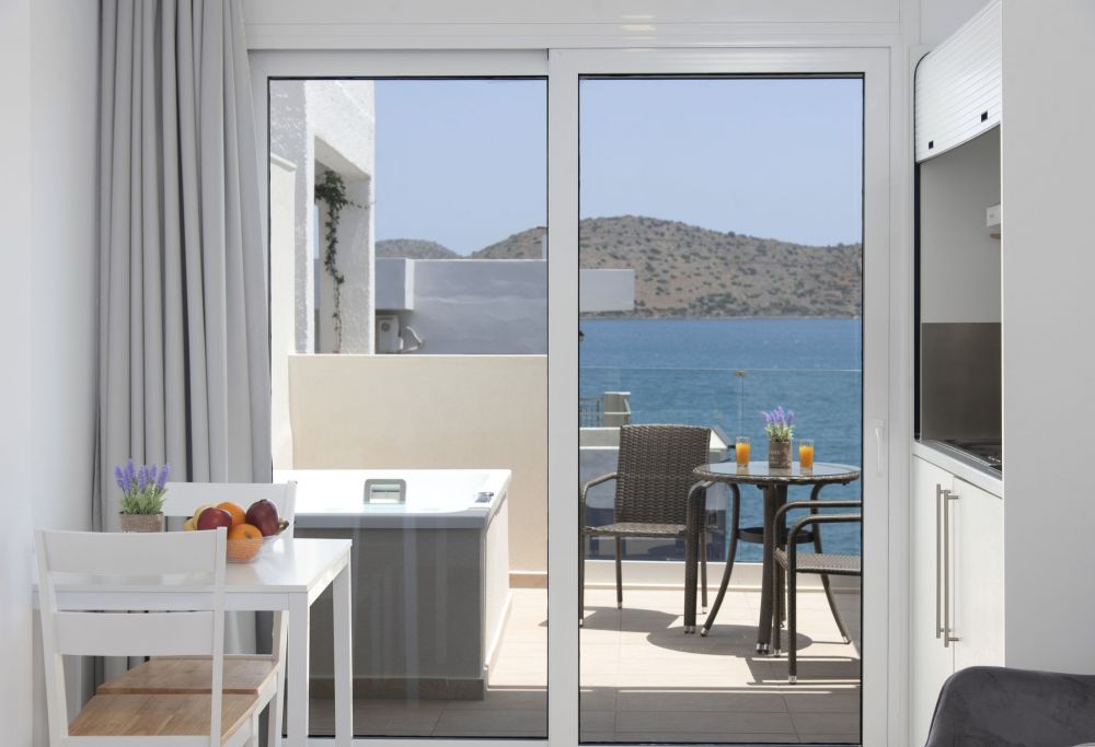 Studio Sea View Outdoor Jacuzzi, Naiades Village Elounda 3*