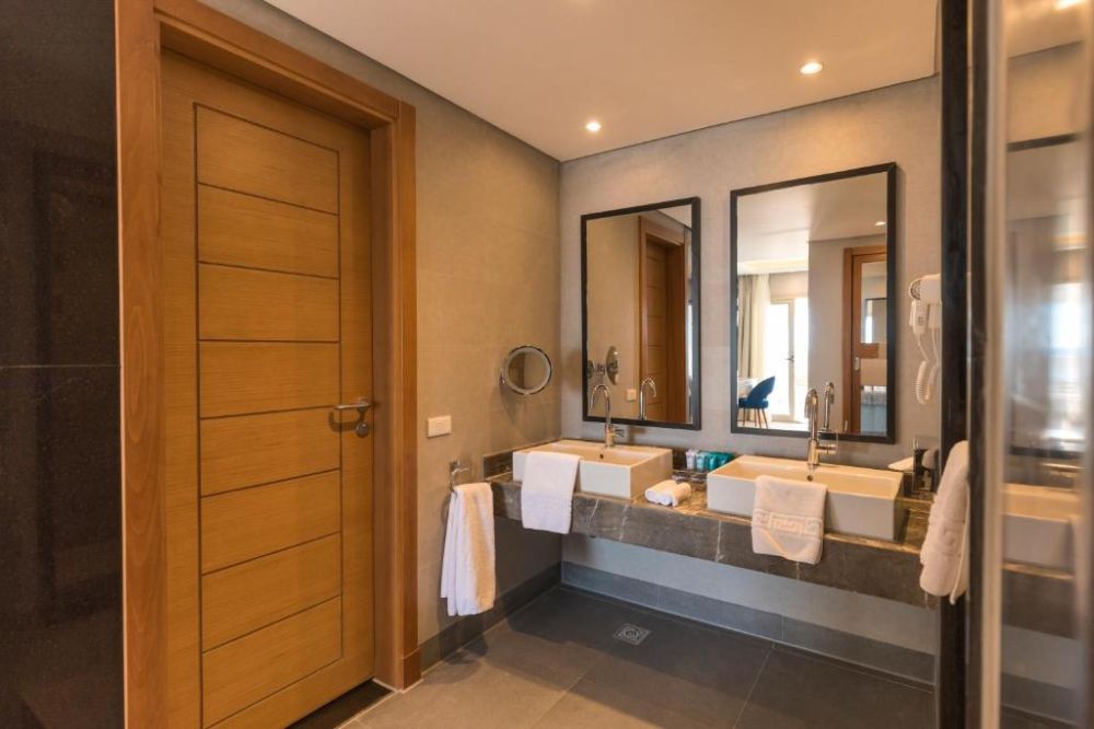 Jacuzzi Suite, Sunrise Select Diamond Beach 5*