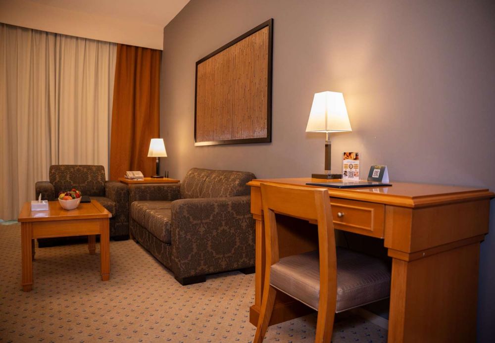 Executive Suite, Golden Tulip Sharjah 4*