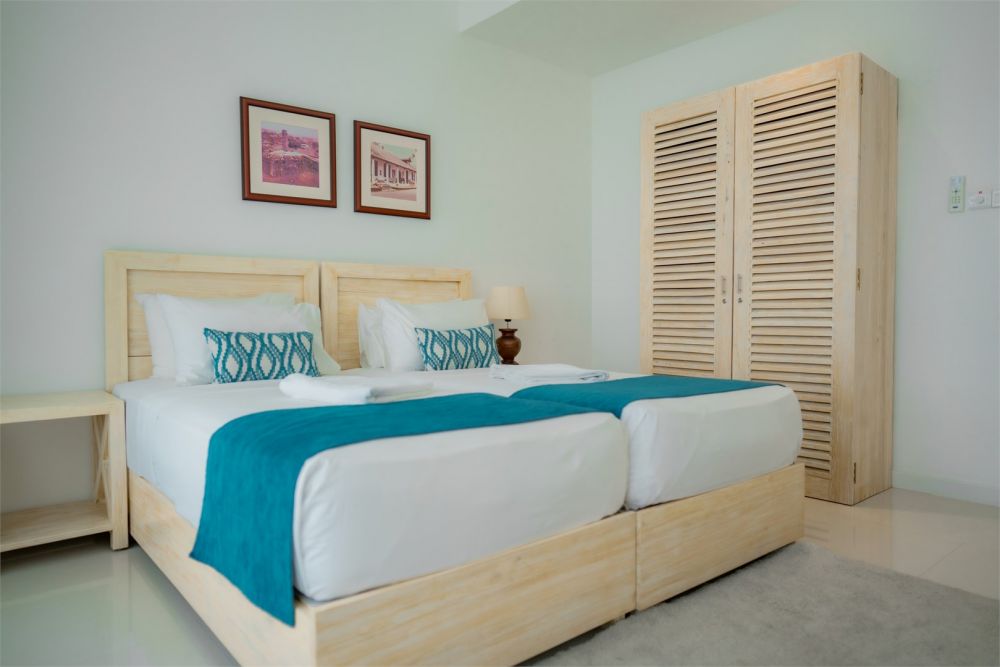 Three Bedroom Partial/Direct SV (Penthouse Partial/Direct SV), Ocean Front Condominium - Galle 4*
