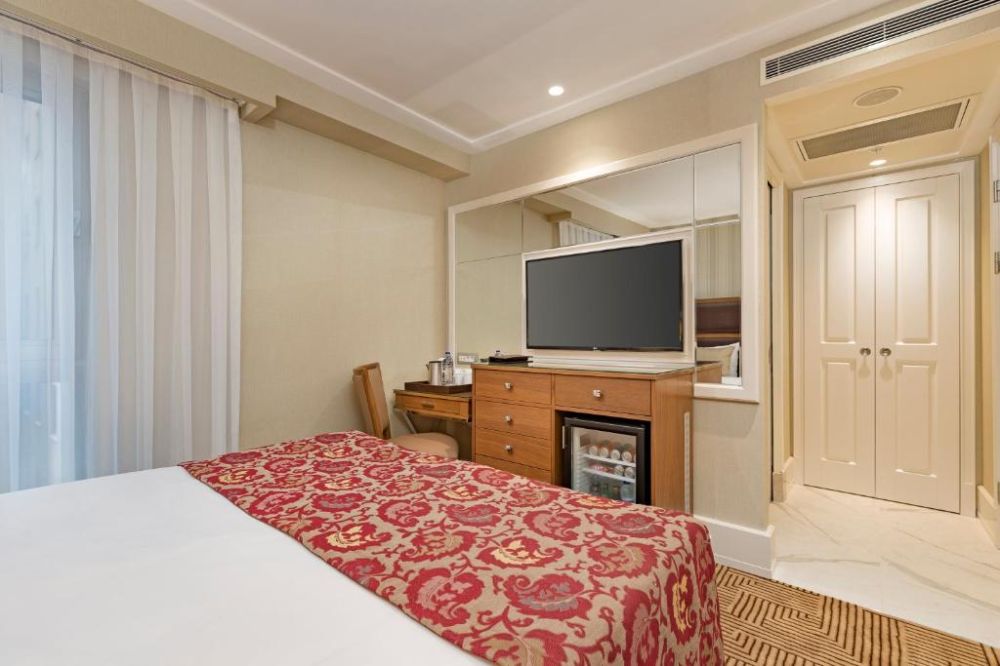 Superior Room, Titanic City Taksim 4*