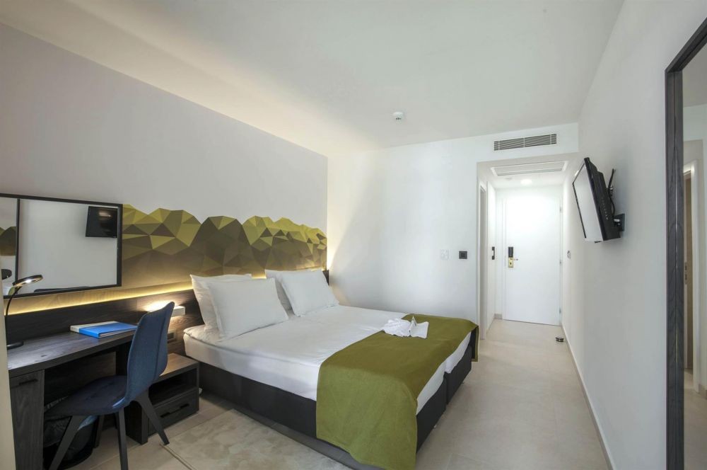 Economy, Bluesun Hotel Alga 4*