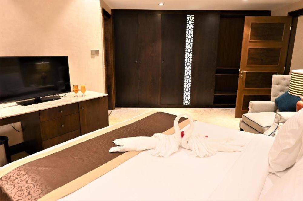 Executive Suite, Crystal Plaza Al Majaz (ex. Tulip Inn Al Khan) 4*