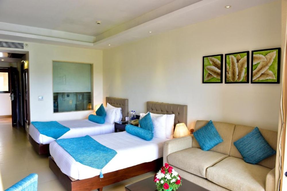 Superior Room, Golden Tulip Goa 4*