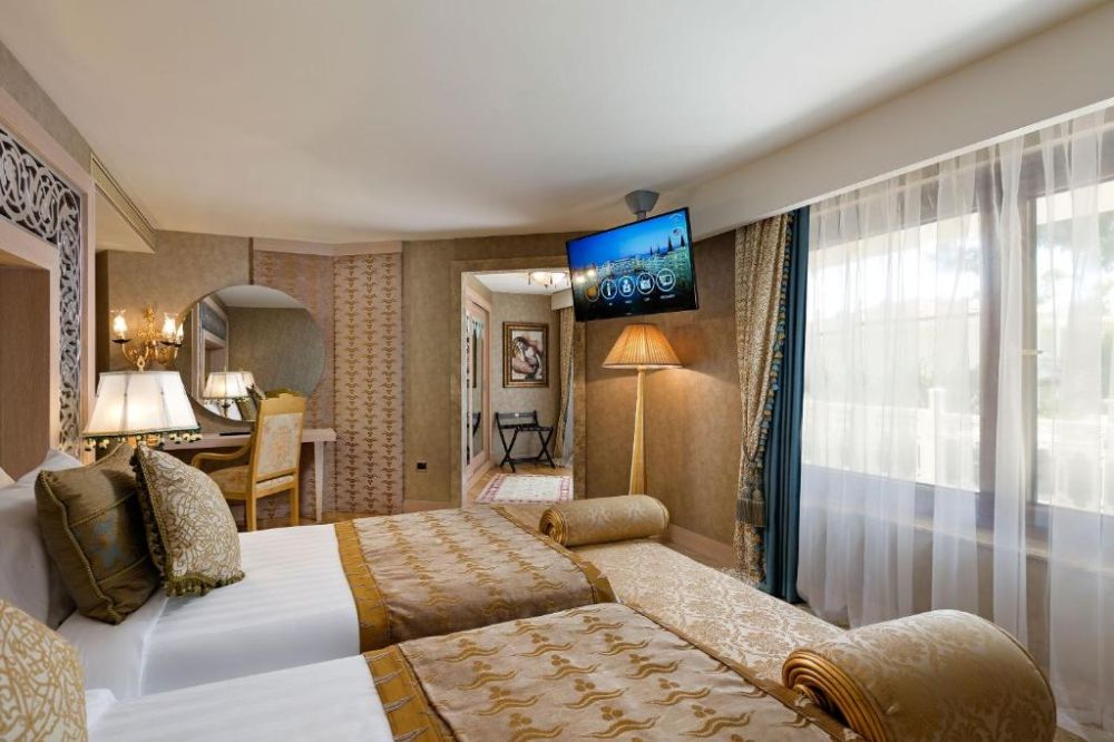 Lake House, Titanic Mardan Palace Special Rooms 5*