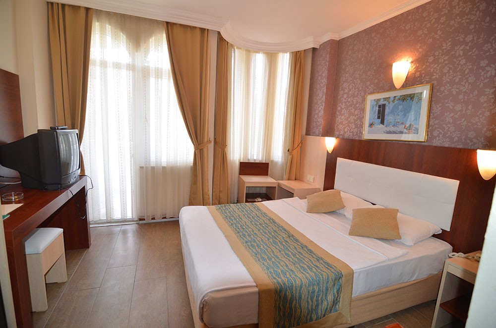 Standard, Hotel Artemis Princess 4*