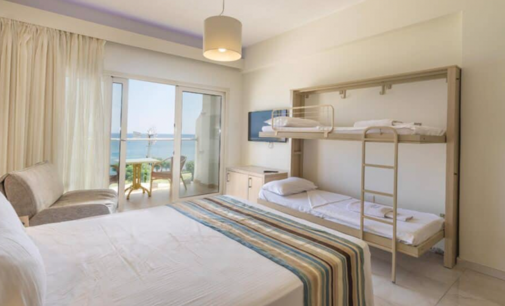 Sea View Superior Family, Pernera Beach Hotel 4*