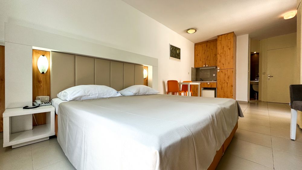 Studio with/No balcony, Slovenska Plaza 3*