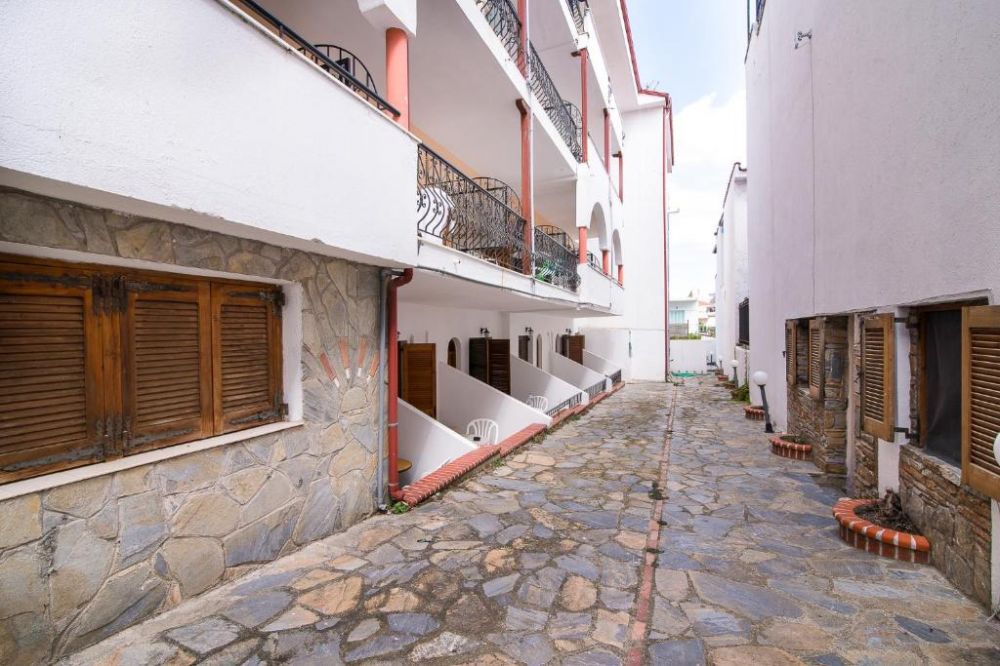 Standard Room Underground Floor With Terrace, Calypso Hotel Kassandra 2*