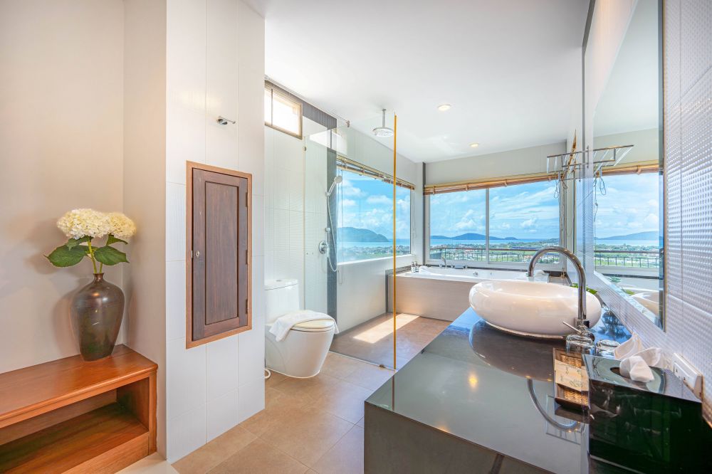 Jacuzzi Suite Sea View, The View Rawada Phuket 4*