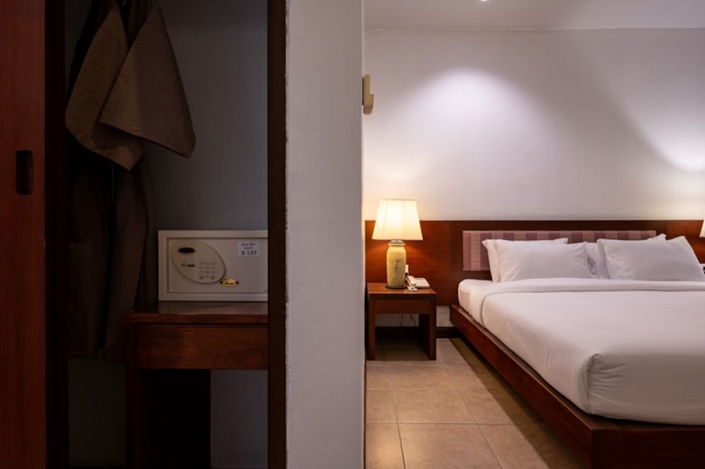 Deluxe Balcony, Rose Bay Resort 3*