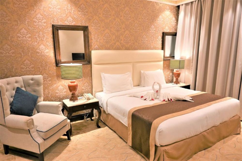 Executive Suite, Crystal Plaza Al Majaz (ex. Tulip Inn Al Khan) 4*