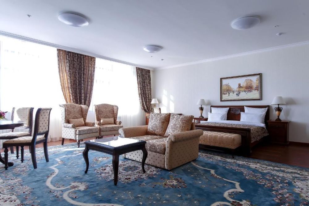 Deluxe, Alanda Hotel & Apartments 4*