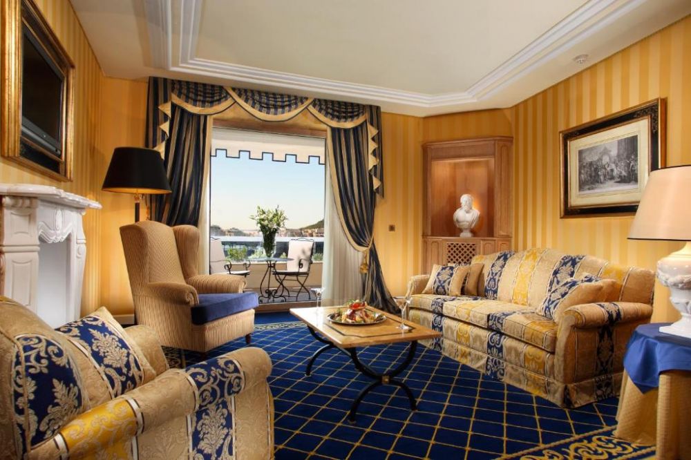 Suite, Royal Olympic Hotel 5*