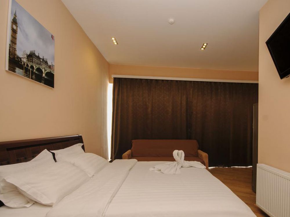 Suite, London Palace 3*