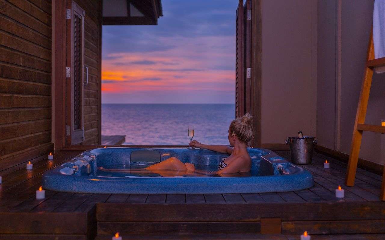 Ocean Jacuzzi Villa, Veligandu Island Resort 4*