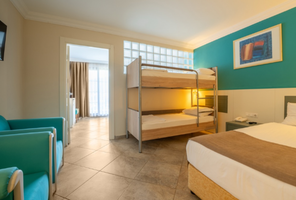 Family Room With Bunkbed, Green Bay (ex. Crystal Green Bay) 5*