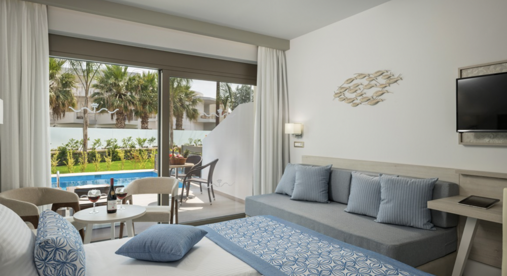 Premium Room with Private Pool, Vantaris Blue 4*