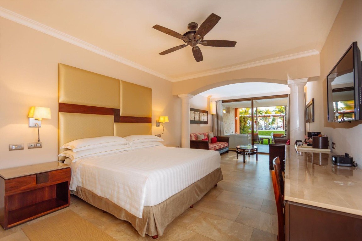 Junior Suite Ocean Front Premium Level, Barcelo Maya Grand Resort 5*