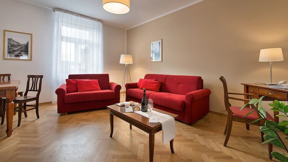 Double Deluxe, Suite Home Prague 4*