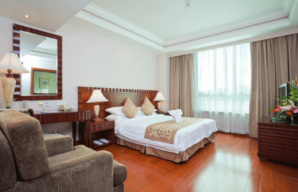 Deluxe Mountain View Suite Room, Baohong Hotel 4*