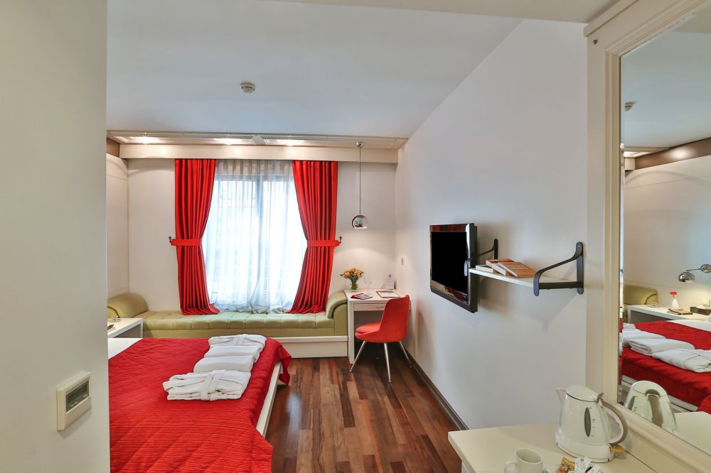 Deluxe, Senatus Hotel 3*