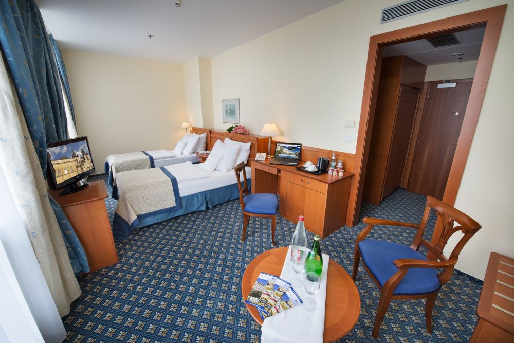 Double with Wenceslas square view, Ramada Prague City Centre 4*