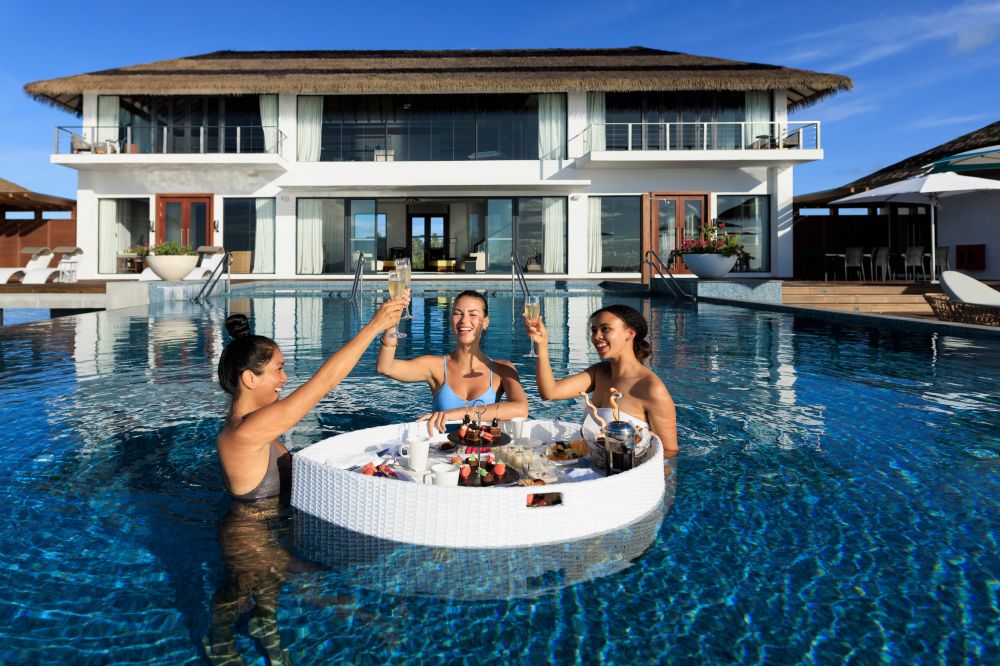 Four Bedroom Ocean Pool Retreat, Pullman Maldives Maamutaa 5*