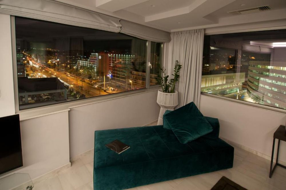 Penthouse Suite, Athenaeum Grand Hotel 4*