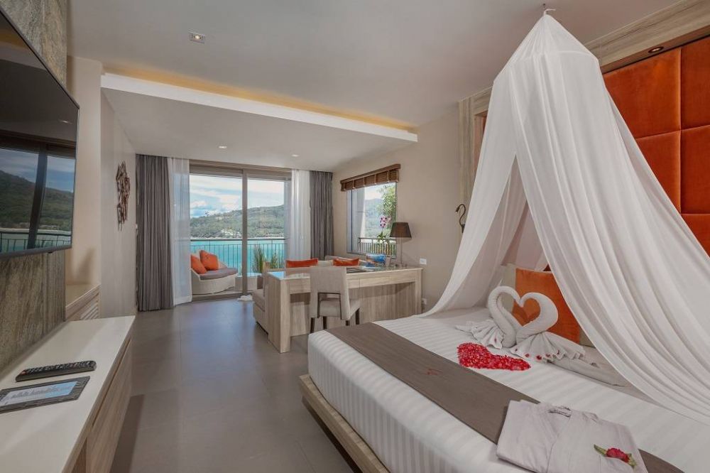 Sea View Honeymoon Suite, Cape Sienna Phuket Gourmet Hotel & Villas 5*