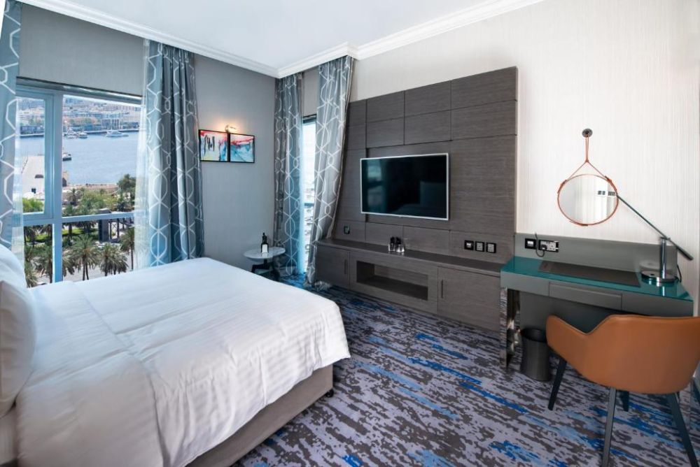 One Bedroom Suite, Edge Creekside Hotel 4*