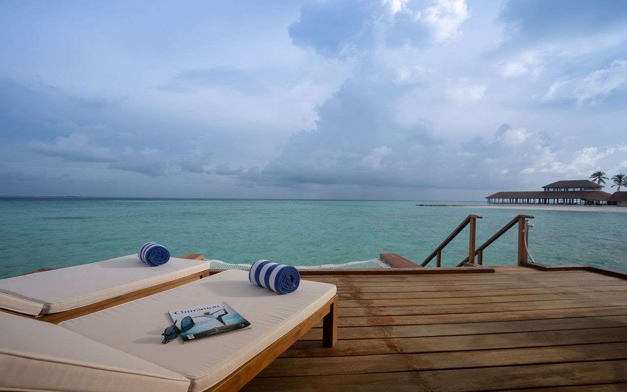 Water Bungalow, Cinnamon Velifushi Maldives 5*