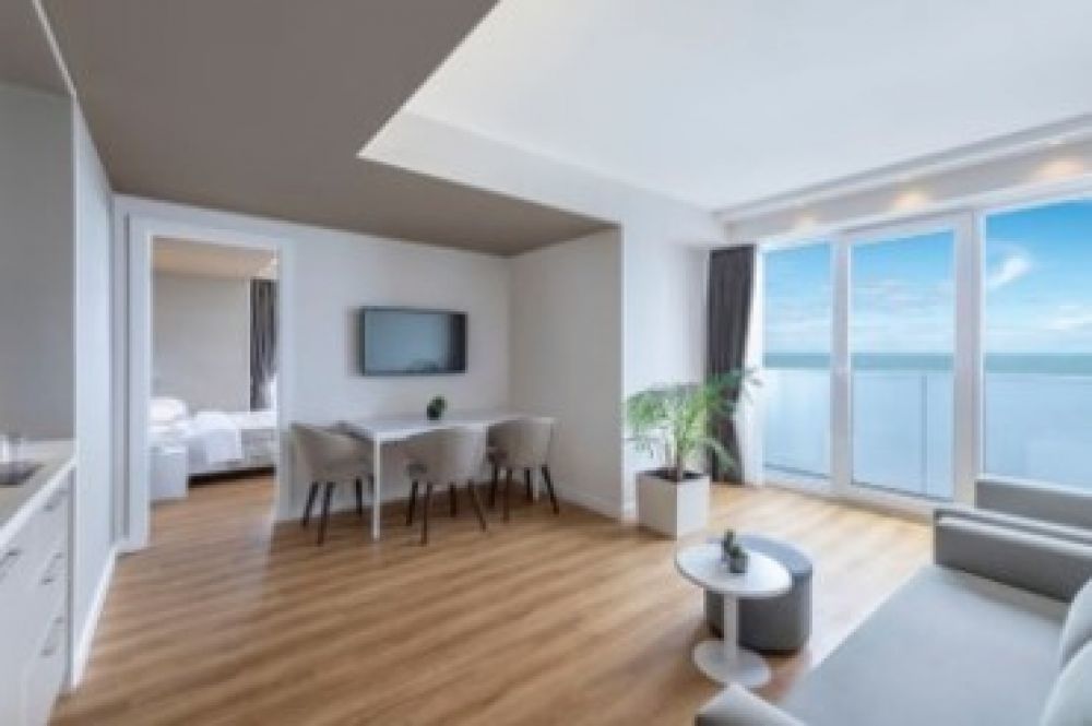 Two Bedroom Apartment (Junior Family) Suite Sea View, Alliance Palace 