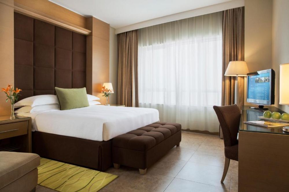 Two Bedroom Suite With Balcony, Nour Arjaan Fujairah By Rotana 4*