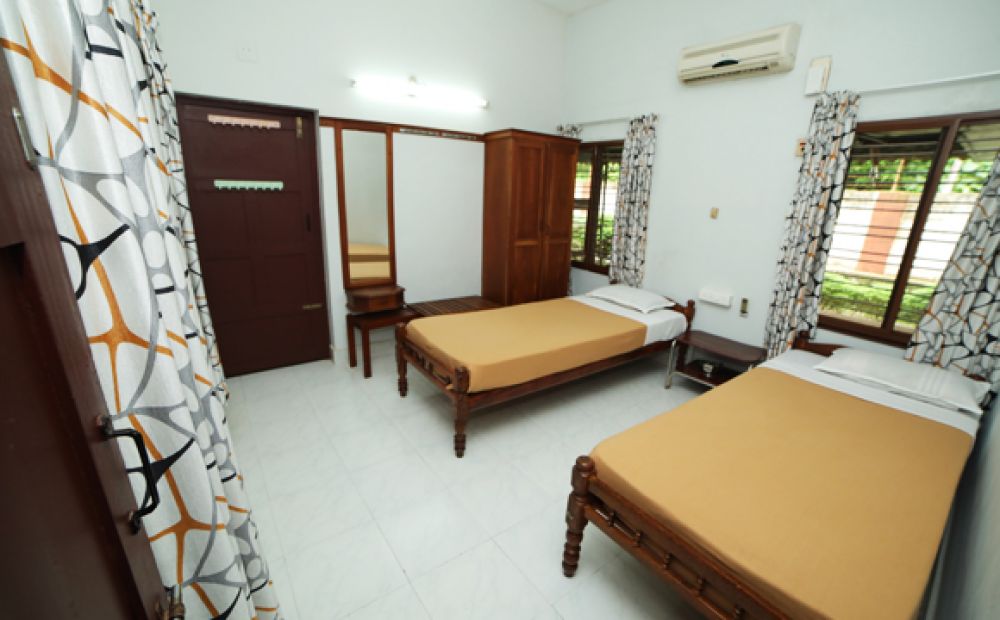 Thulasi A/C, Rajah Healthy Acres 4*