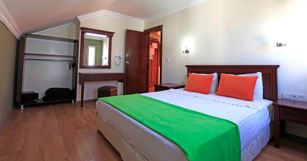 Family Suite Room 1, Sunlight Garden Hotel 3+