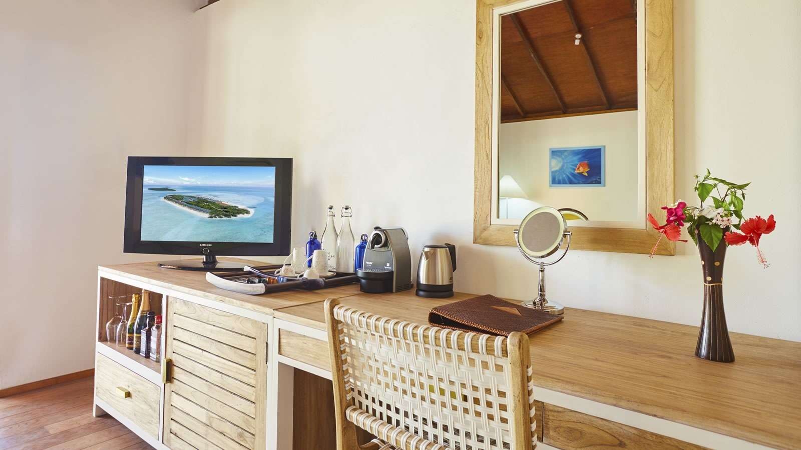 Sunset Beach Bungalow, Innahura Maldives Resort 4*