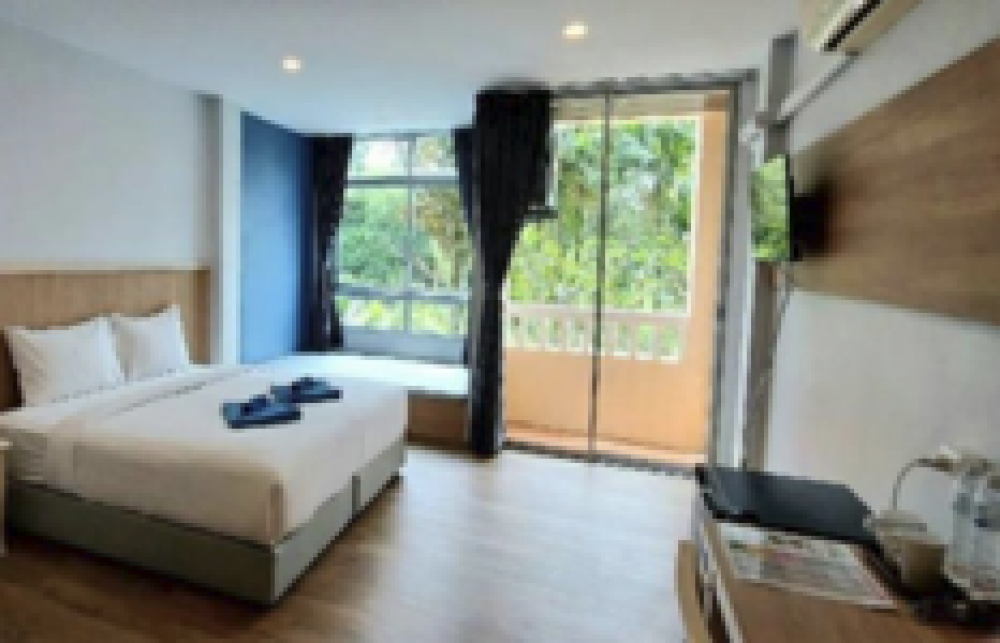 Garden View Room, Karon Living Room 2*