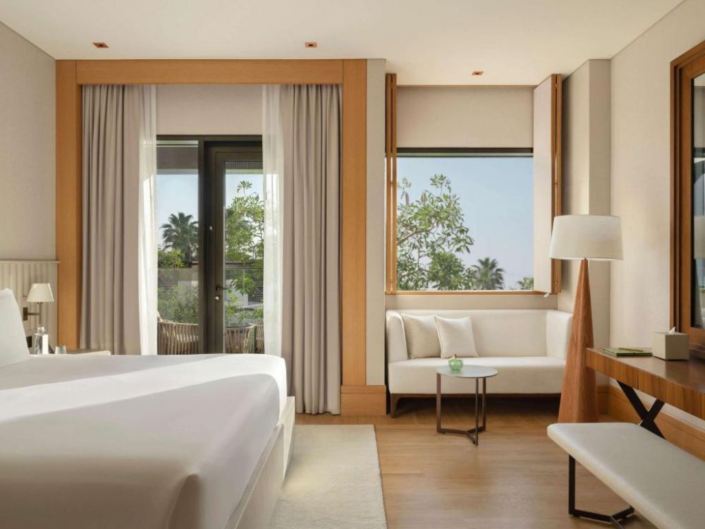 Rising Light Guestroom With Sea View, Delano Dubai 5*